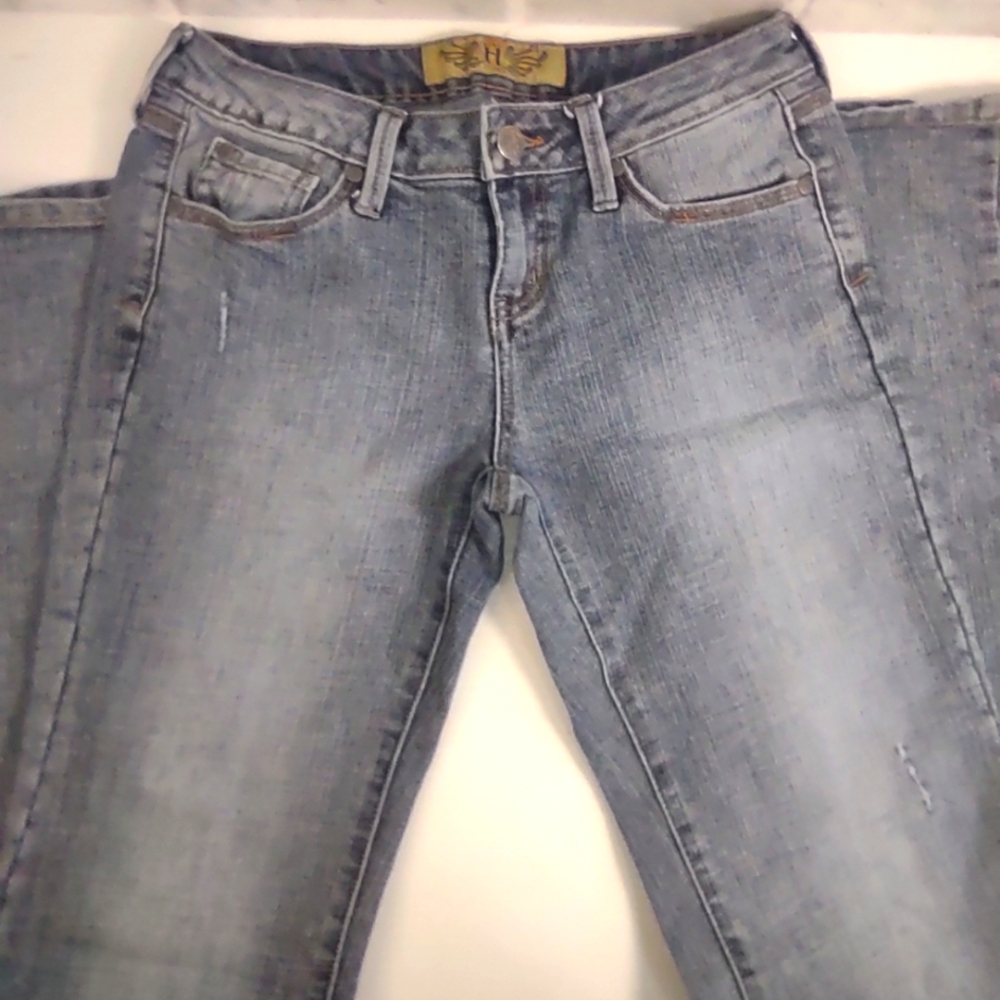 Flare, Hint brand size 3